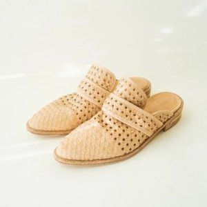 Freda Salvador Keen Woven Mules - Size 6.5